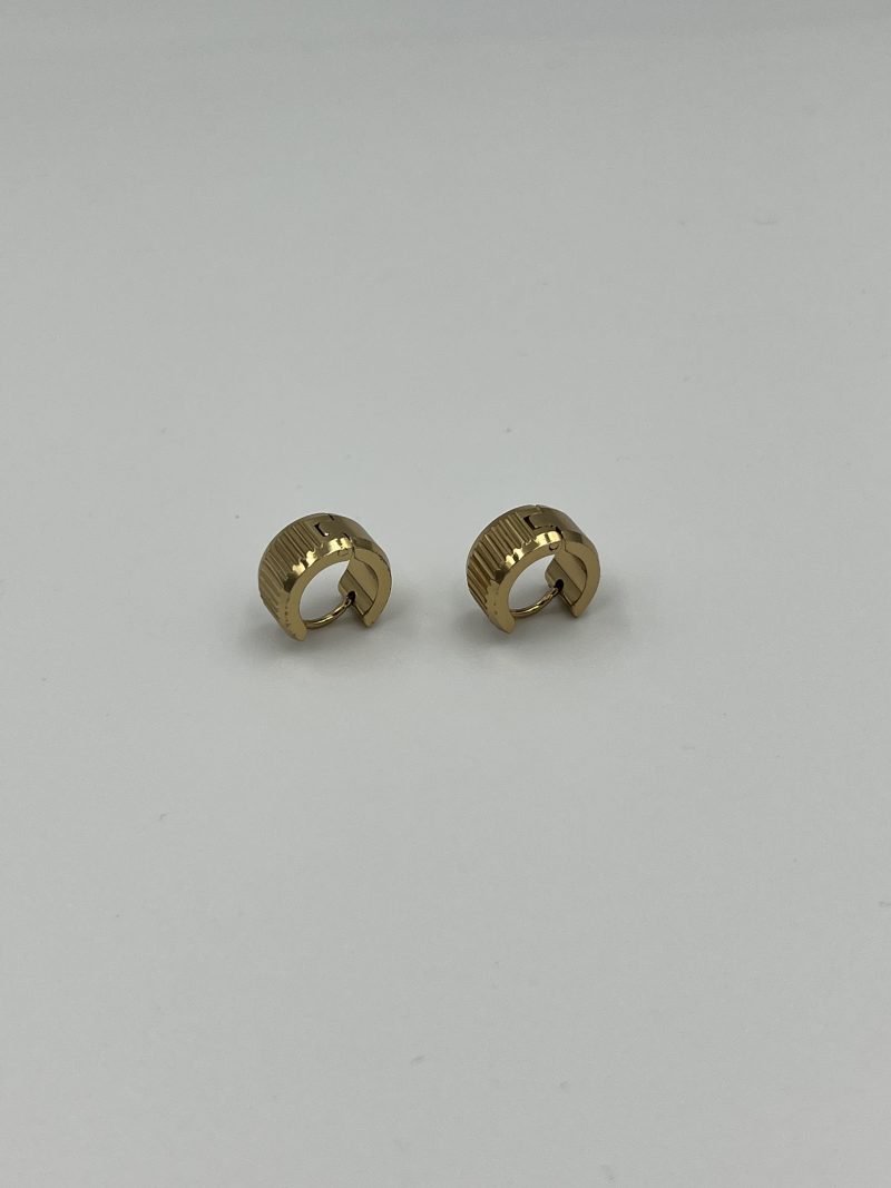 Σκουλαρίκια κρίκοι μικροί σε ατσάλι με χρυσό χρώμα