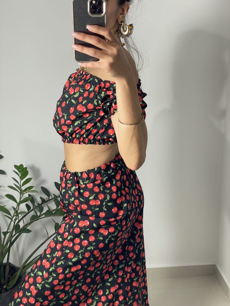 Σετ crop top με ριχτούς ώμους & maxi φούστα